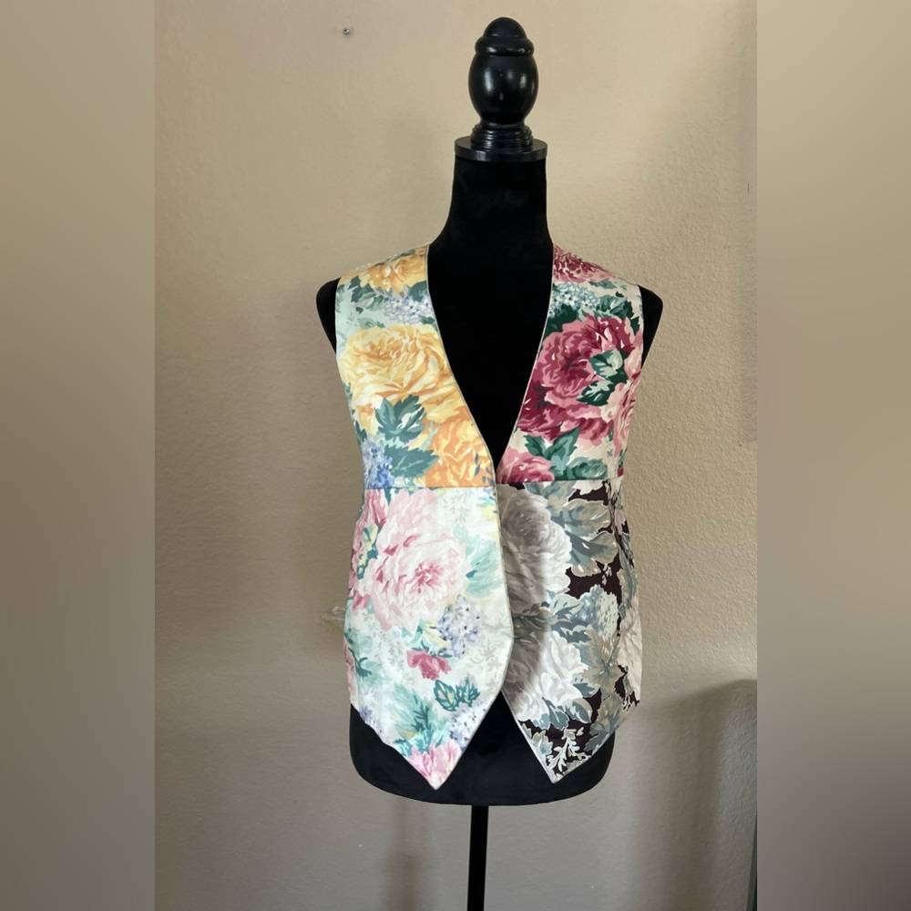 Vintage Handmade Reversible Vest Pastel Floral Boho Cottagecore Size Medium